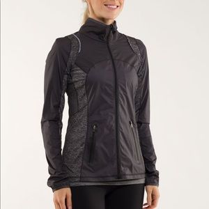 Lululemon Run: Featherweight Hybrid Jacket 2